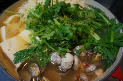 えびとあさりのピリ辛鍋