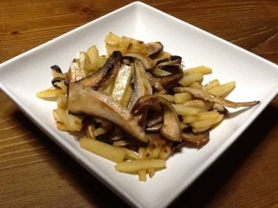しいたけとじゃがいものバターしょうゆ炒め