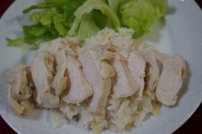 蒸し鶏のエスニックライス