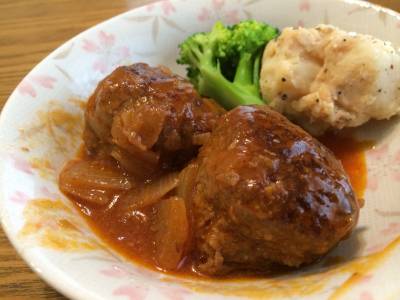 煮込みハンバーグ