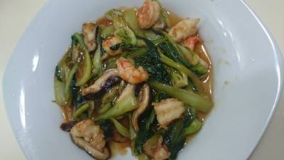 えびとチンゲンサイの炒め物