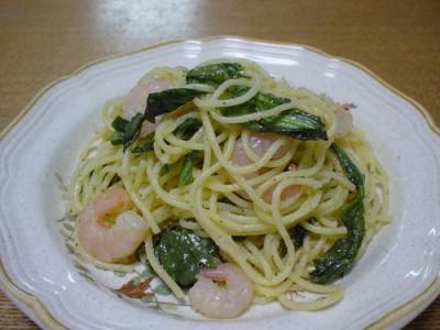春菊と小えびのパスタ