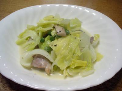 鶏と春キャベツのサワークリーム煮