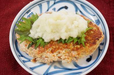 春雨入りわらじハンバーグ