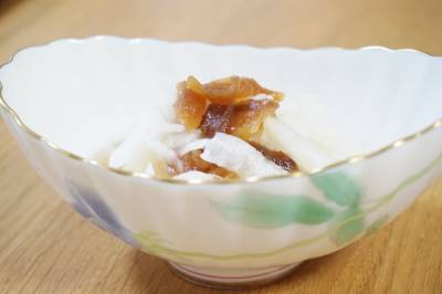 かぶと干しあんずの甘酢あえ