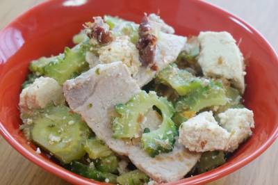 梅と豚肉のゴーヤーチャンプルー