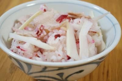 豚バラとうどの梅ちらし