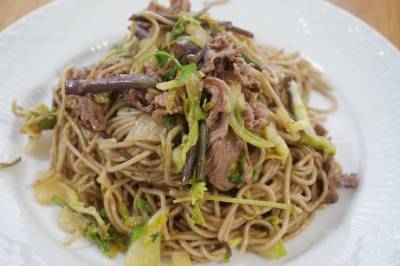 せり入り焼きそば