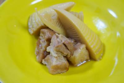 たけのこと豚バラの炊いたん