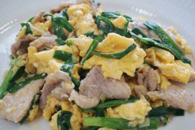 豚肉とにらの卵炒め