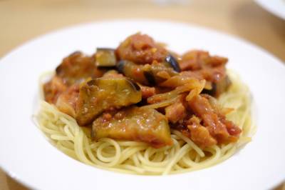 なすとトマトのパスタ