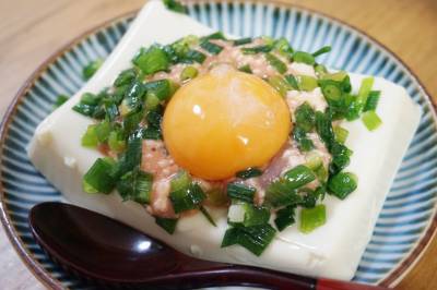 豆腐といか塩辛のユッケ風