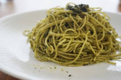 アーモンドとバジルのパスタ