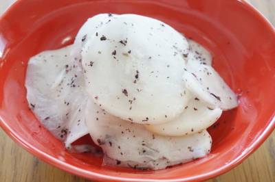 かぶの赤じそあえ