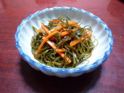 昆布とにんじんの煮物