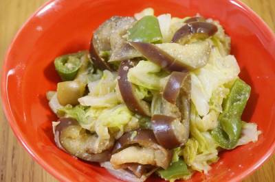 なすとキャベツのごまみそあえ