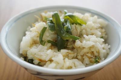 ピーマンとじゃこの焦がししょうゆ混ぜご飯