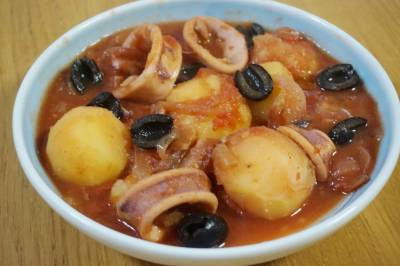 いかとじゃがいものトマト煮