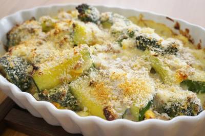 ブロッコリーと豚ひき肉のグラタン