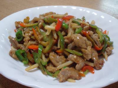 しょうゆ味で青椒牛肉絲