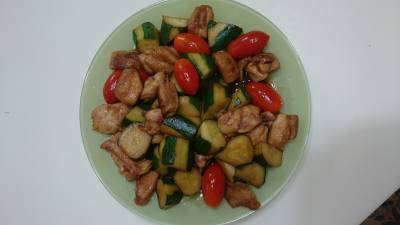 きゅうりと鶏肉の甘酢炒め