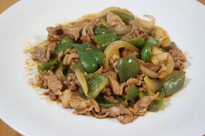 豚肉とピーマンのみそ蒸し