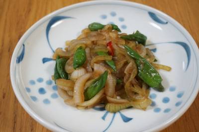 たまねぎとししとうのきんぴら