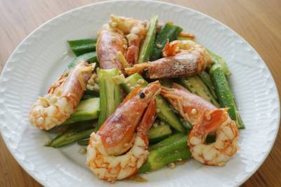 オクラとえびのしょうが炒め