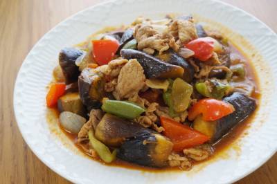 なすと豚肉の甘辛炒め(カジポックム)