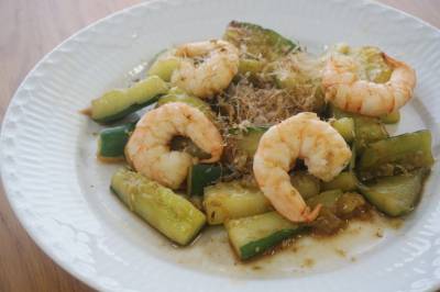 きゅうりとえびの柚子こしょう炒め