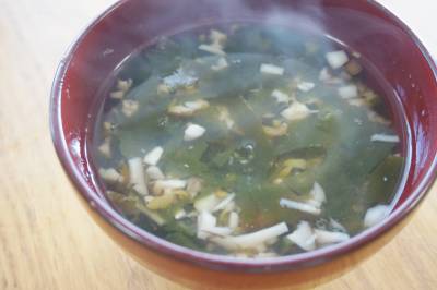 わかめの梅風味スープ