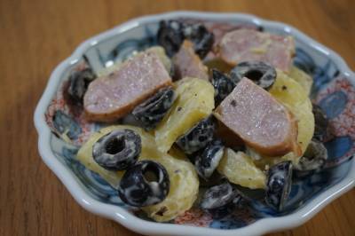 アスパラガスとソーセージのサラダ