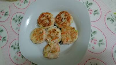 秋鮭（さけ）の焼きコロッケ