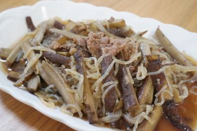 ごぼうと糸こんにゃくの炒め煮