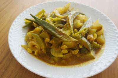 かぼちゃとオクラのカレー炒め煮