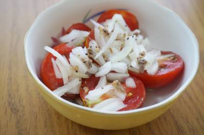 トマトのアンチョビ風味