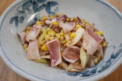 コーンといかのバターじょうゆ炒め