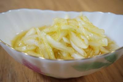 たまねぎのカレー酢漬け