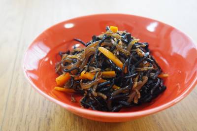 ひじきとじゃこのカルシウムたっぷり煮