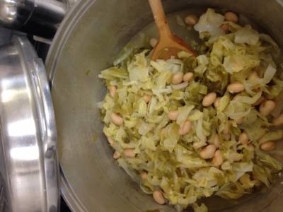 春キャベツと大豆の酢蒸し