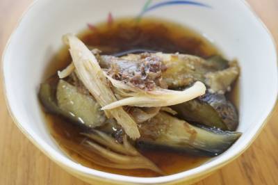 なすとみょうがの直(じ)がつお煮