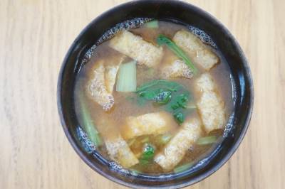 青菜たっぷりのみそ汁