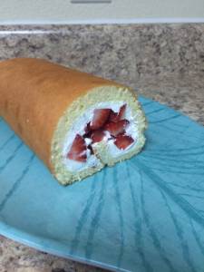 フルーツフルーツロールケーキ