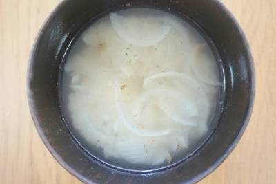 じゃがいもとたまねぎのみそ汁