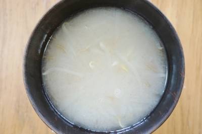 炒めもやしのみそスープ