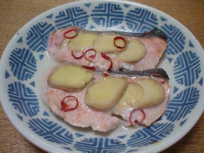 サーモンのしょうが蒸し