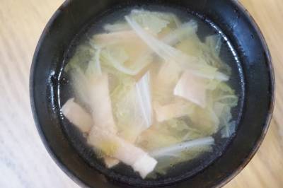 白菜とハムのスープ