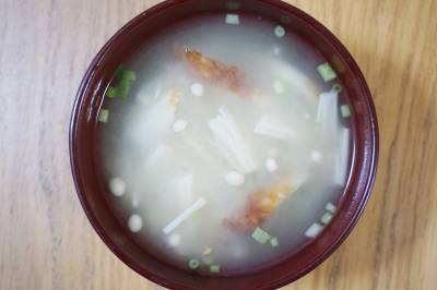 さつま揚げとえのきだけのみそ汁