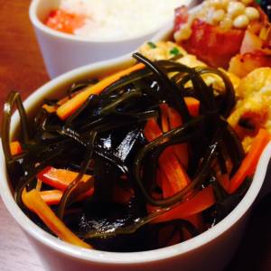 昆布とにんじんの煮物
