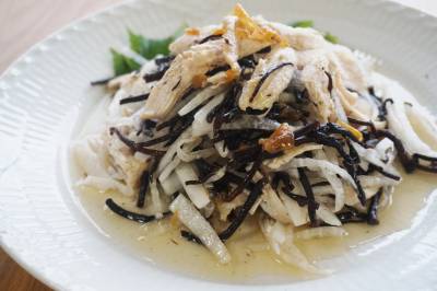 ひじきと鶏肉の梅風味サラダ